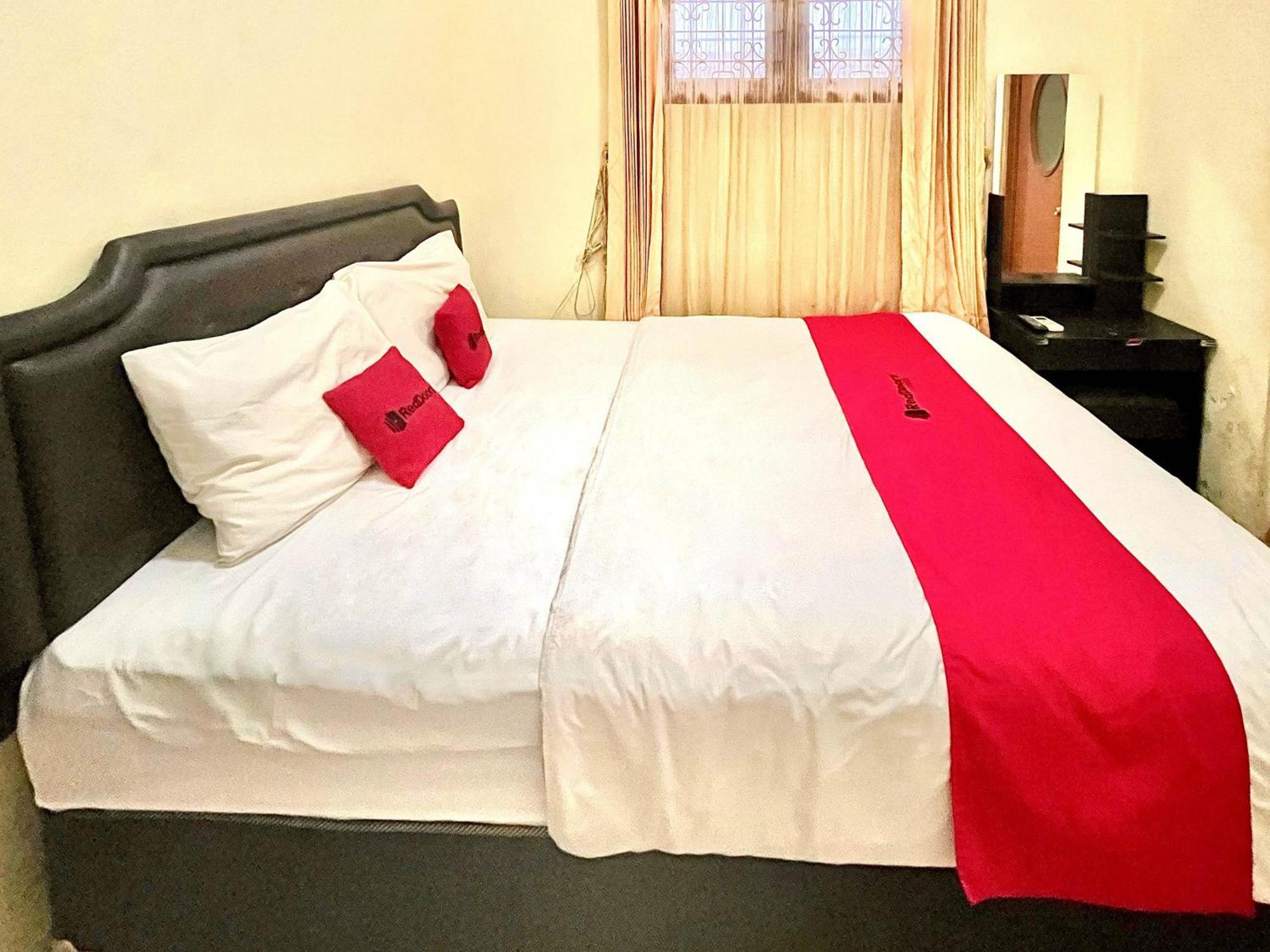 Reddoorz At Hotel Madani Syariah Lempuyangan Yogyakarta Luaran gambar