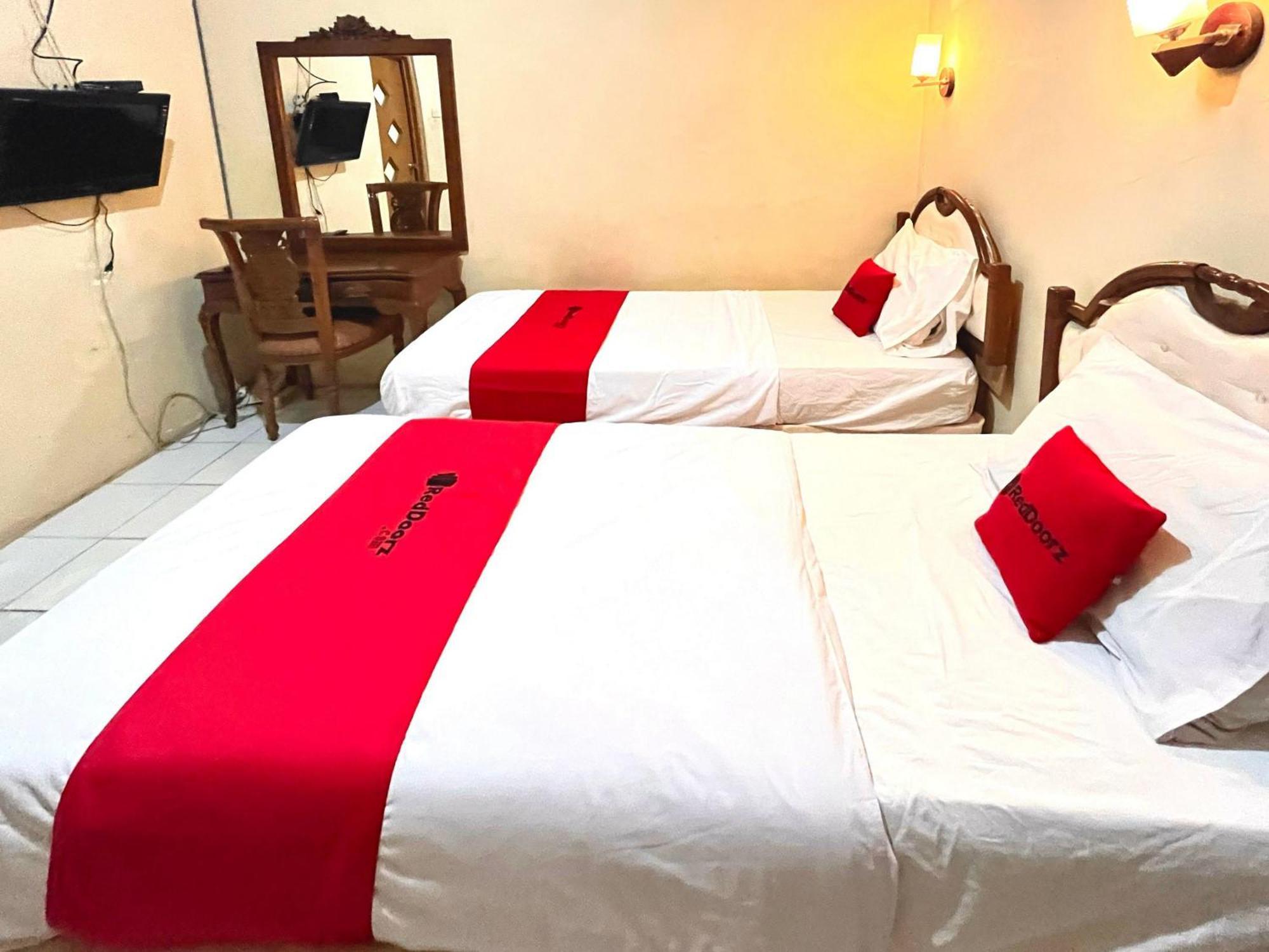 Reddoorz At Hotel Madani Syariah Lempuyangan Yogyakarta Luaran gambar