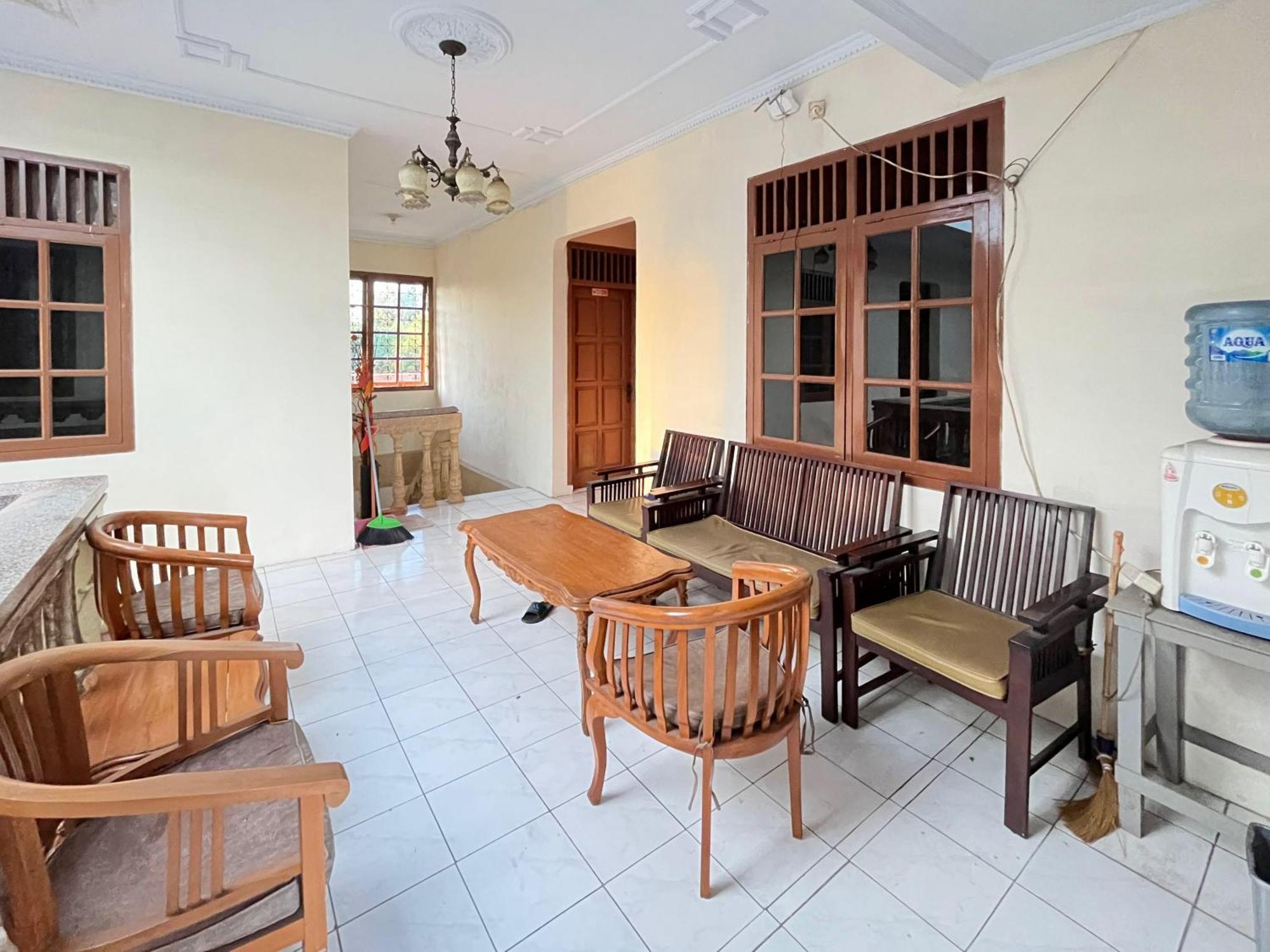 Reddoorz At Hotel Madani Syariah Lempuyangan Yogyakarta Luaran gambar